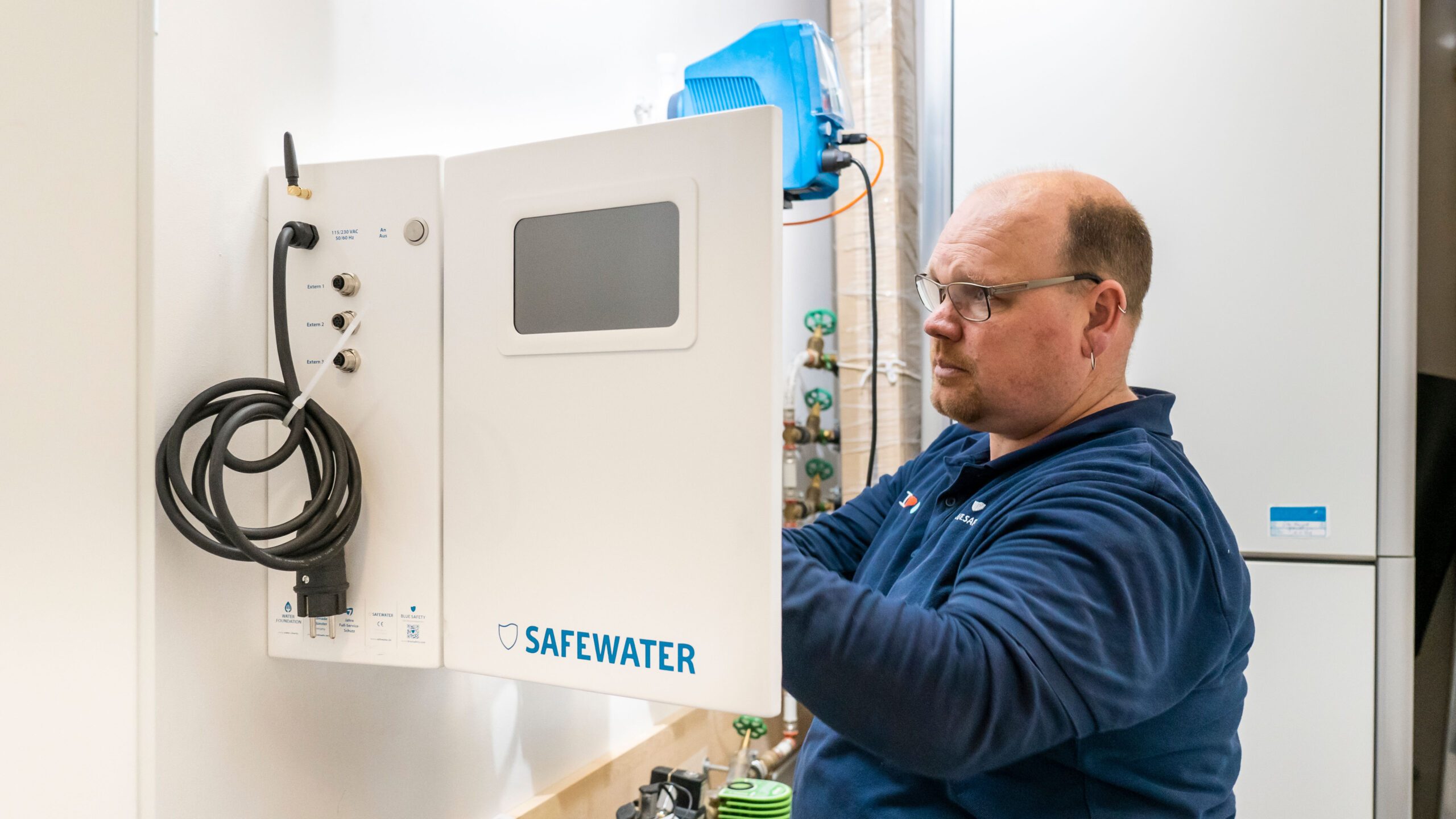 BSH_Installation-Anlage-mit_Techniker